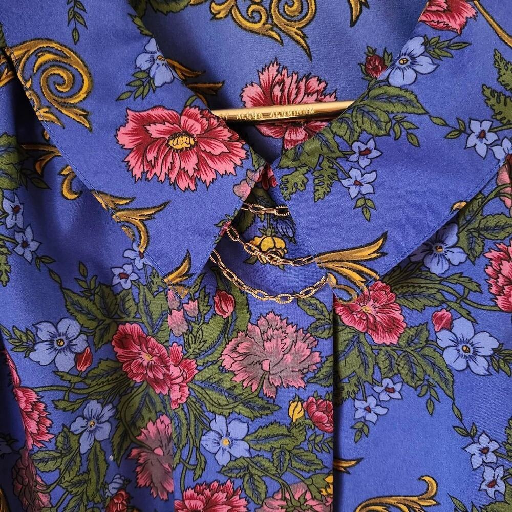Vintage floral button down adorable - Picture 4 of 4